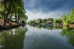 Lakeside Landing by AvantStay Private Dock